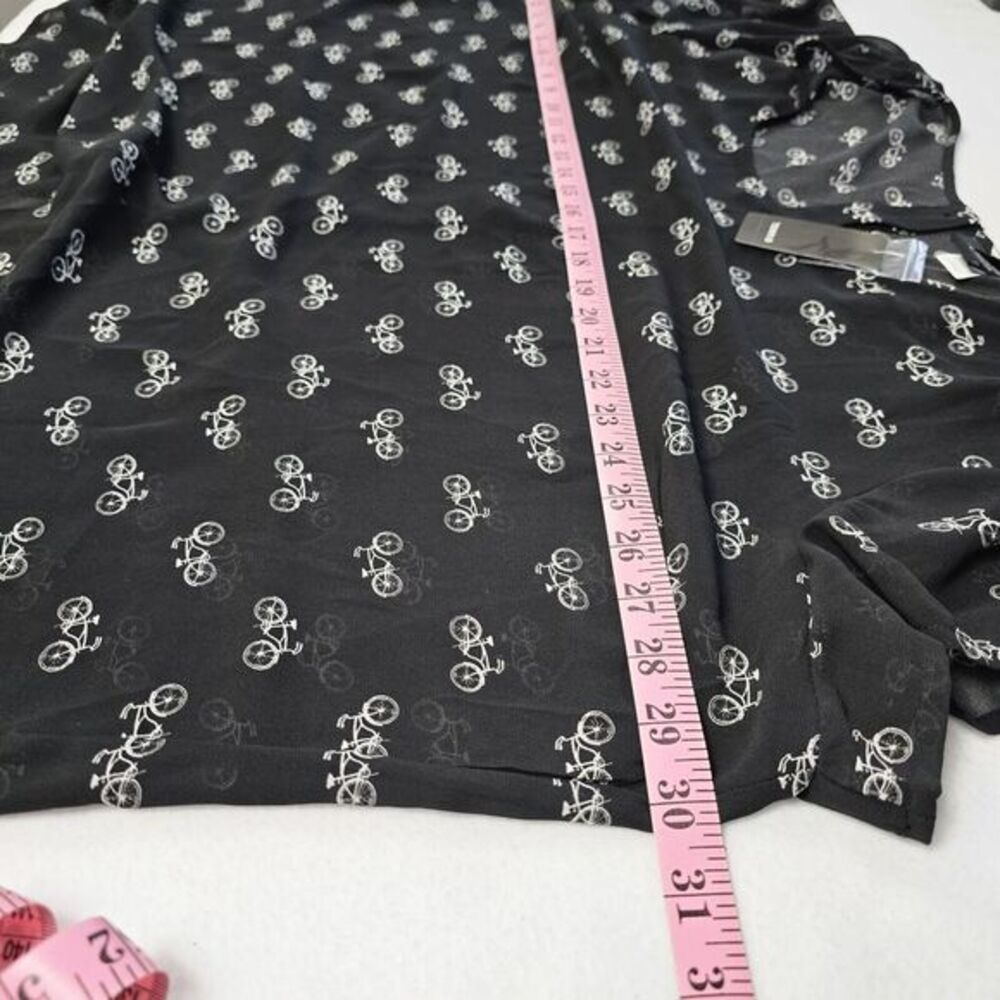 Torrid Top Blouse Womens Size 4 Black White Sheer Short Sleeve Bicycle Print NWT - Picture 11 of 13